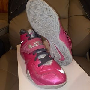 Nike Zoom Solider VII Sneakers